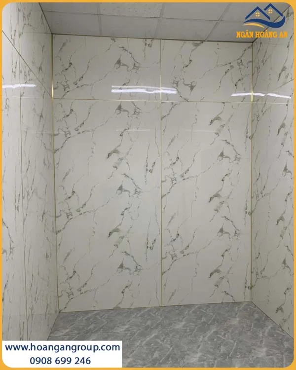 Căn Hộ Thi Công Ốp Tường Bằng PVC Giả Đá Kosmos Giá Thành Hợp Lý